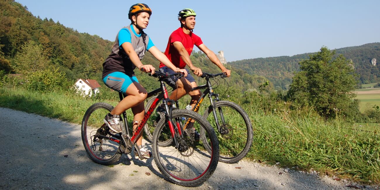 Sportwoche bei Aktiv Reisen mit Kanu- und Mountainbiketour sowie Bogenschießen - ein Schulausflug in die Fränkische Schweiz, der unvergessen bleibt