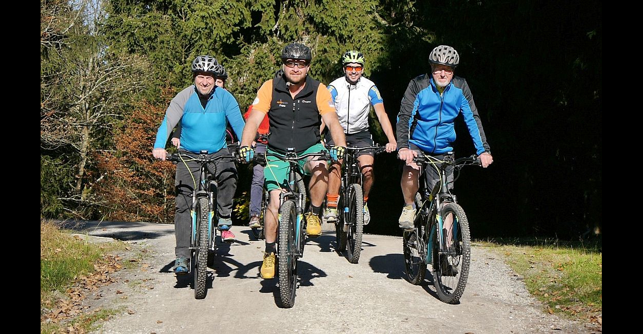 Mit dem Mountainbike zur Burgruine Neideck - einer der vielen Aussichtspunkte in der Fränkischen Schweiz